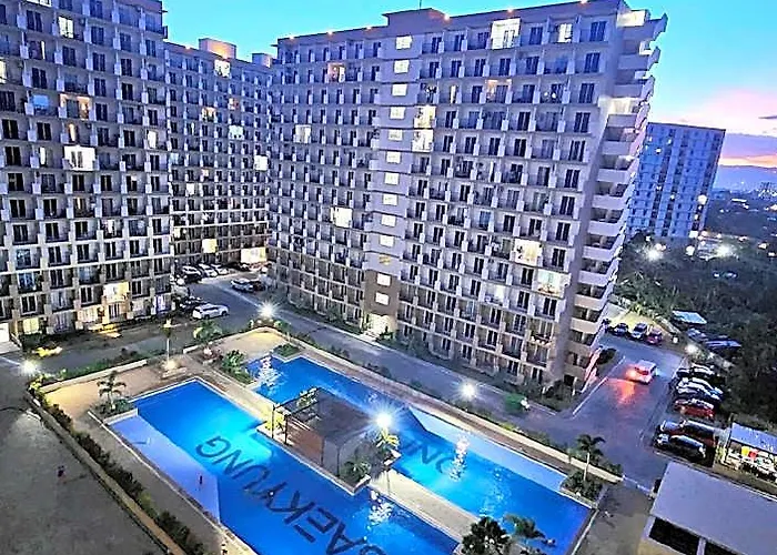 Near Mctan Airport-sunset+city+poolview Hotel Cebu